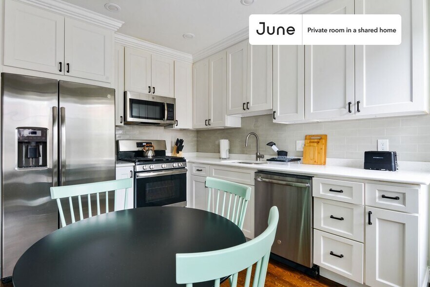 Building Photo - Room in Shared 5 bed/1.5 bath home