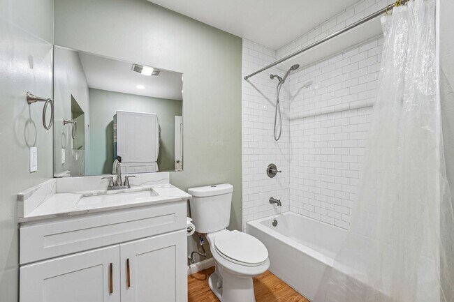 Building Photo - 21567 Starrett Hill Dr