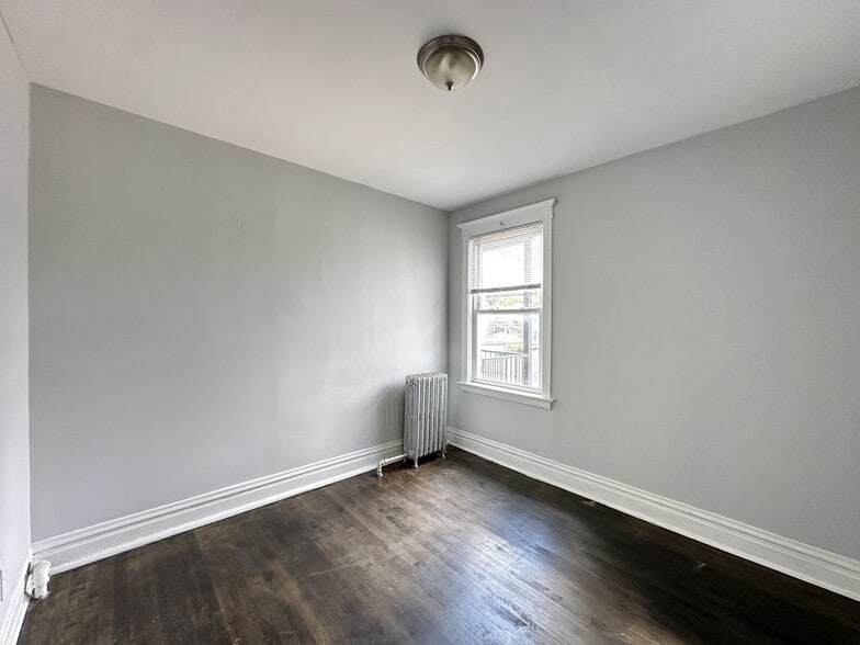 Building Photo - 2548 N Kildare Ave
