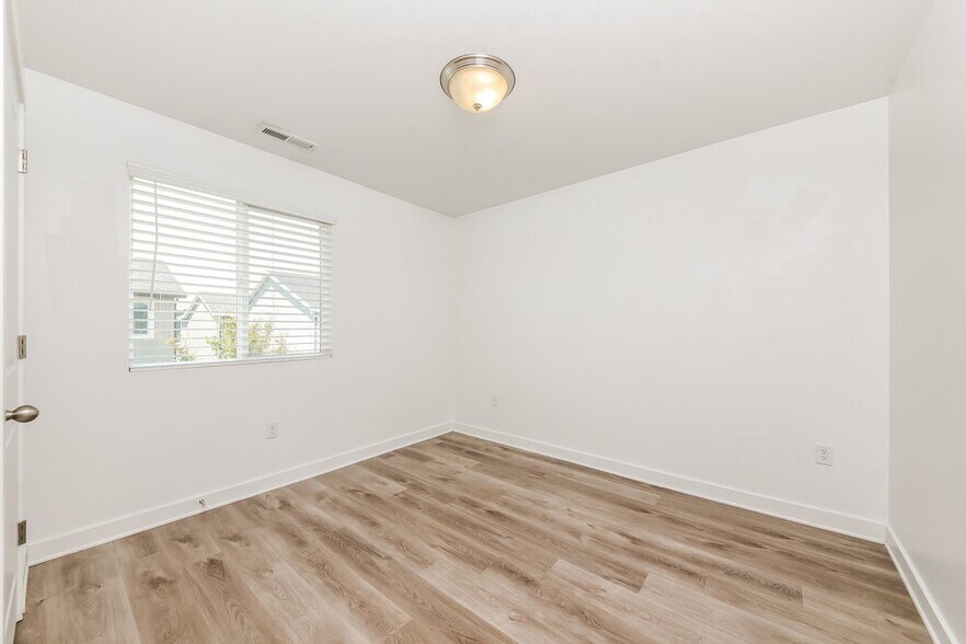 Building Photo - 7877 Cronus Ln