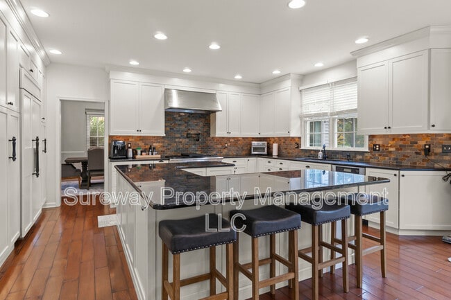 Building Photo - 2 Heather Ln