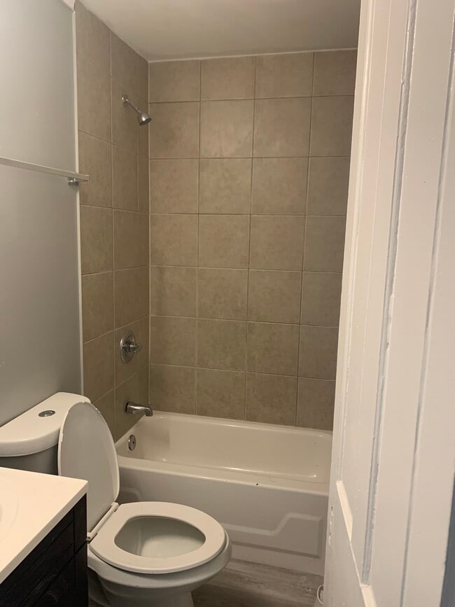 Building Photo - 1812 Kinney Ave