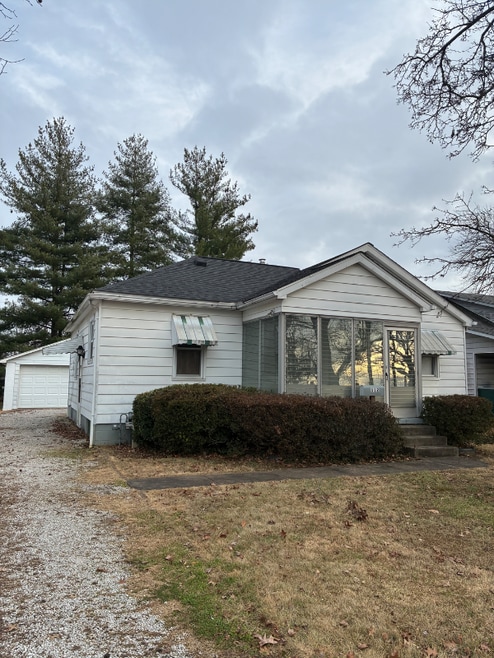 Building Photo - 112 S Villa Dr