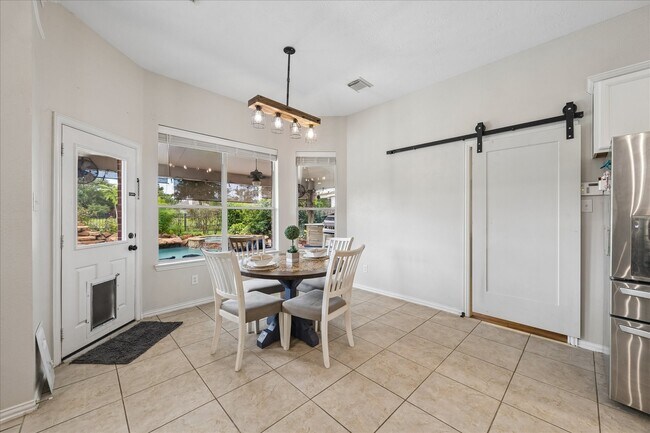 Building Photo - 1125 Shady Knoll Ln