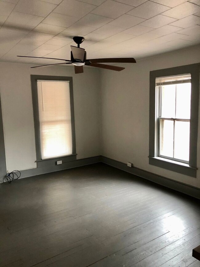 Building Photo - 953 Osage Ave