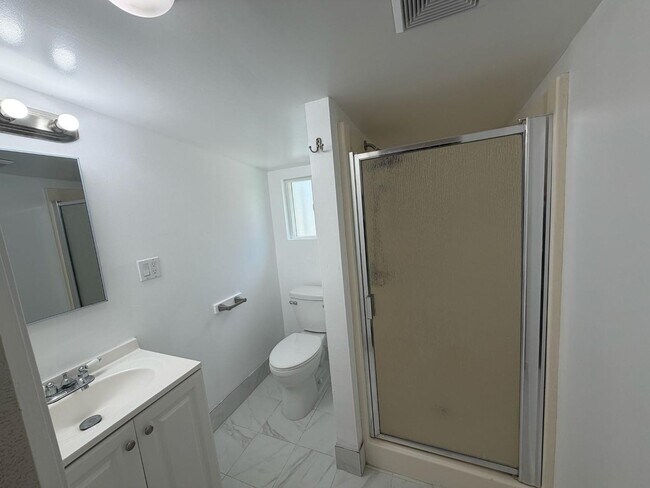 Building Photo - 10670 Minette Dr