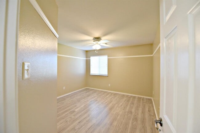 Building Photo - 14412 Ballycastle Trail