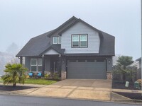 Building Photo - Amazing Five Bedroom Home in Desirable Sou...