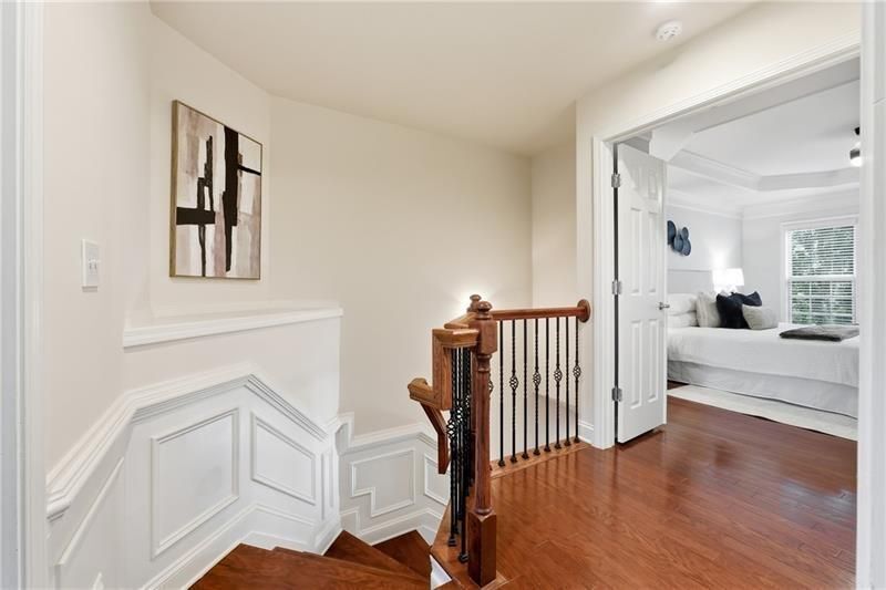 Building Photo - 3655 E Paces Walk