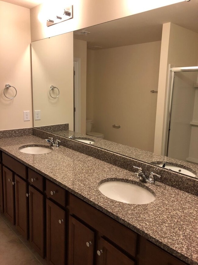 Building Photo - Excellent SW Durham Location Near Southpoint