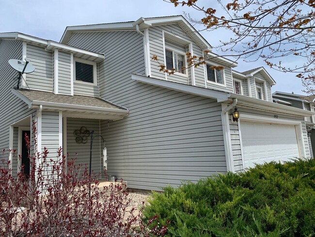 Building Photo - 1912 Dove Creek Cir