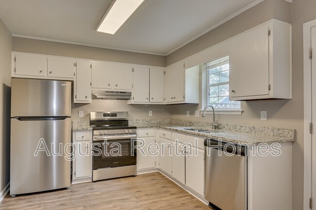 Building Photo - 134 Chalet N Blvd