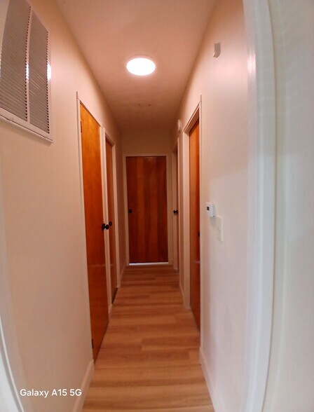 Building Photo - 304 Marshall St