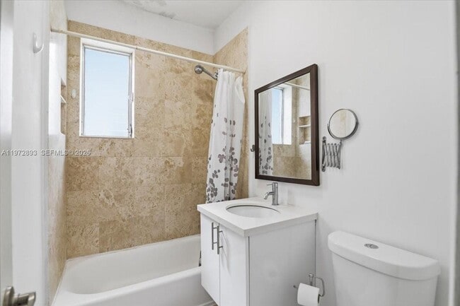 Building Photo - 736 12th St