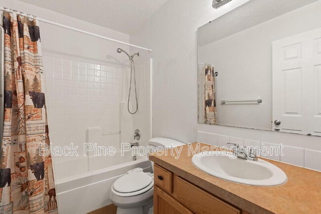 Building Photo - 43 S Newberry Way