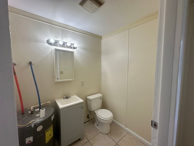 Building Photo - 3 Bedroom Home close to VSU!