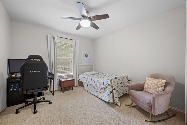 Building Photo - 5707 Marchmont Ln