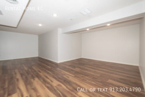 Building Photo - 18880 W 116th St