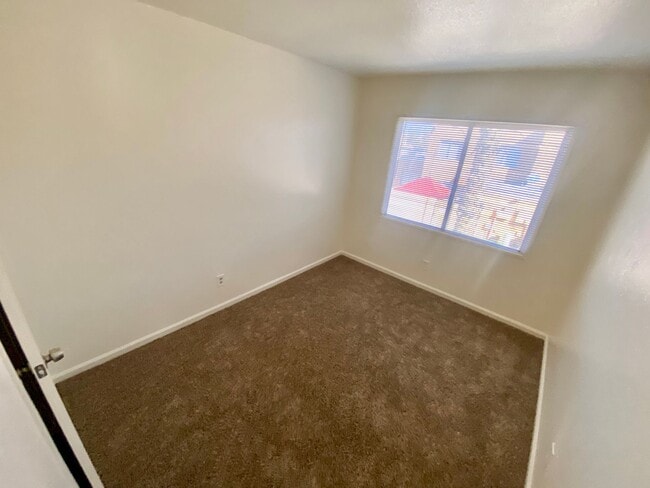 Building Photo - MOVE IN SPECIAL 3 Bedroom 1 Bathroom in Hallcraft Villas