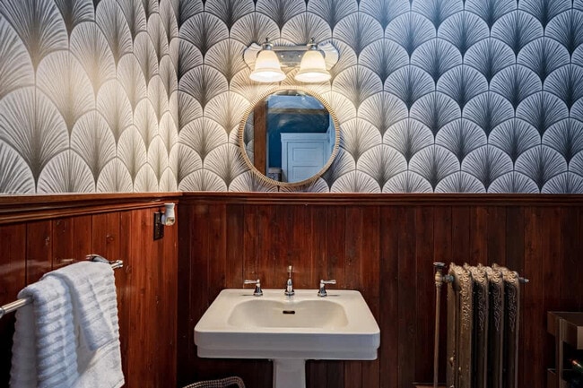 Building Photo - 258 W Market St