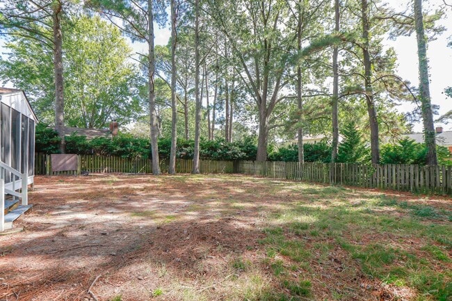 Building Photo - Elizabeth Lake Estates