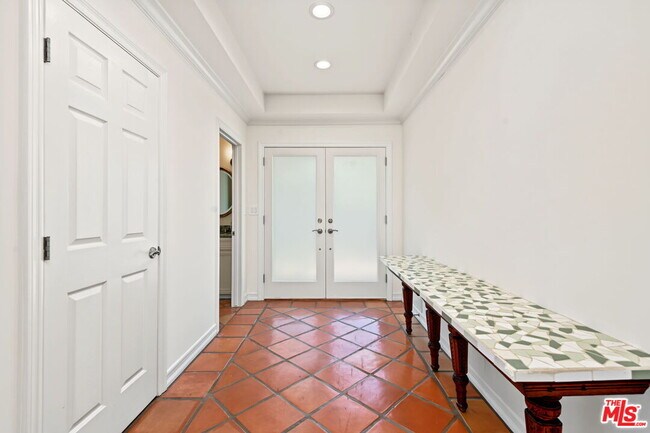 Building Photo - 860 Bronze Ln