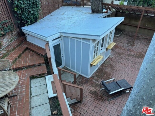 Building Photo - 1636 N Beverly Glen Blvd