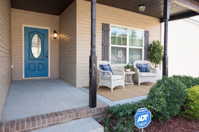 Building Photo - 3 bedroom 2 bath Gem in Hidden Springs Subdivision