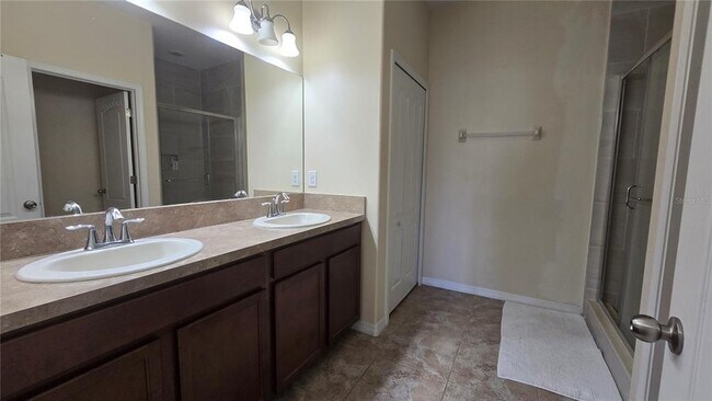 Building Photo - 4085 Shadetree Ln