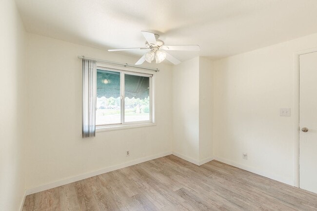 Building Photo - 2 Bedroom 1 Bathroom Unit Available Near BSU