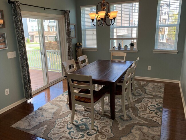 Building Photo - COLONIAL FORGE TOWNHOUSE - STAFFORD (END U...