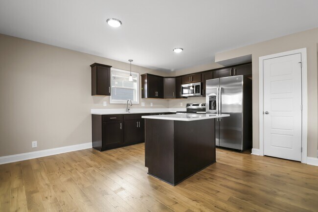 Building Photo - 845 Macon Ln