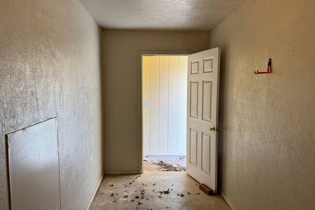 Building Photo - 1901 W Wenonah Blvd