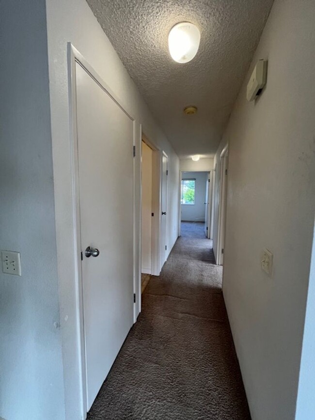 Building Photo - 3 bedroom/2 bath unit in Milliani Mauka wi...