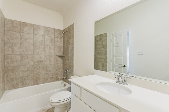 Building Photo - 326 Shasta Dr