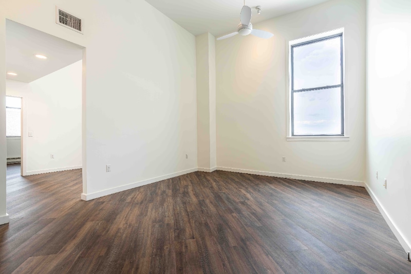 Building Photo - 818 12th St