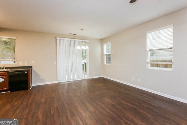 Building Photo - 307 Kaley Dr
