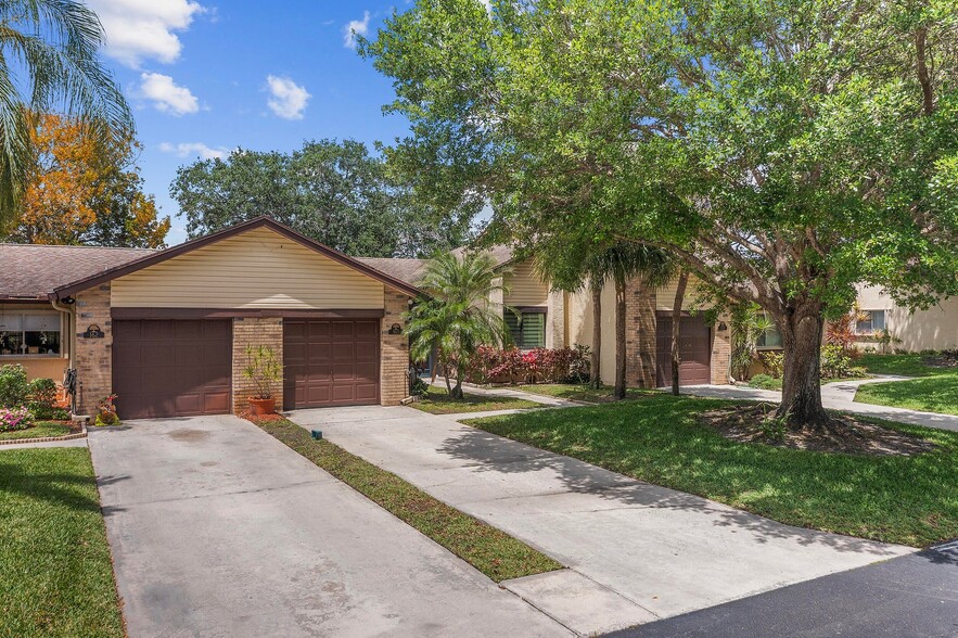 Primary Photo - 160 Ramblewood Cir