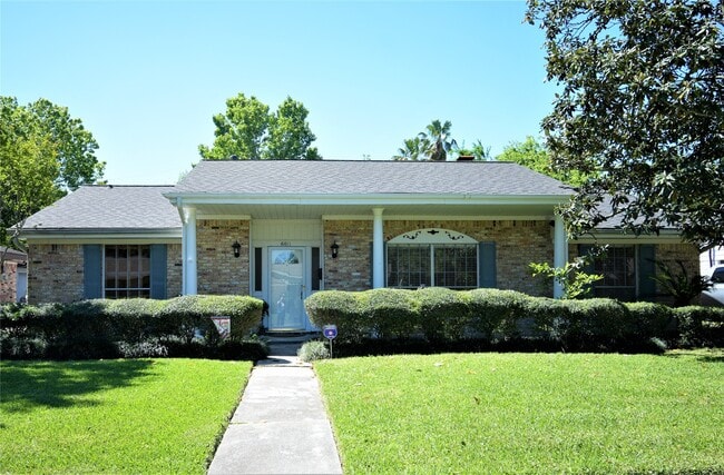 Building Photo - 6011 Arboles Dr