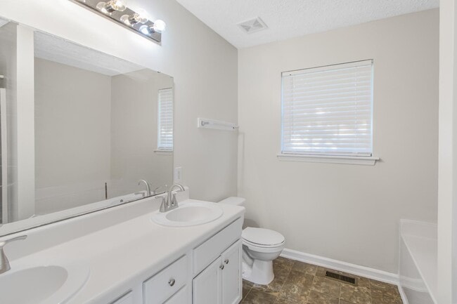 Building Photo - 103 Bridgedale Ct