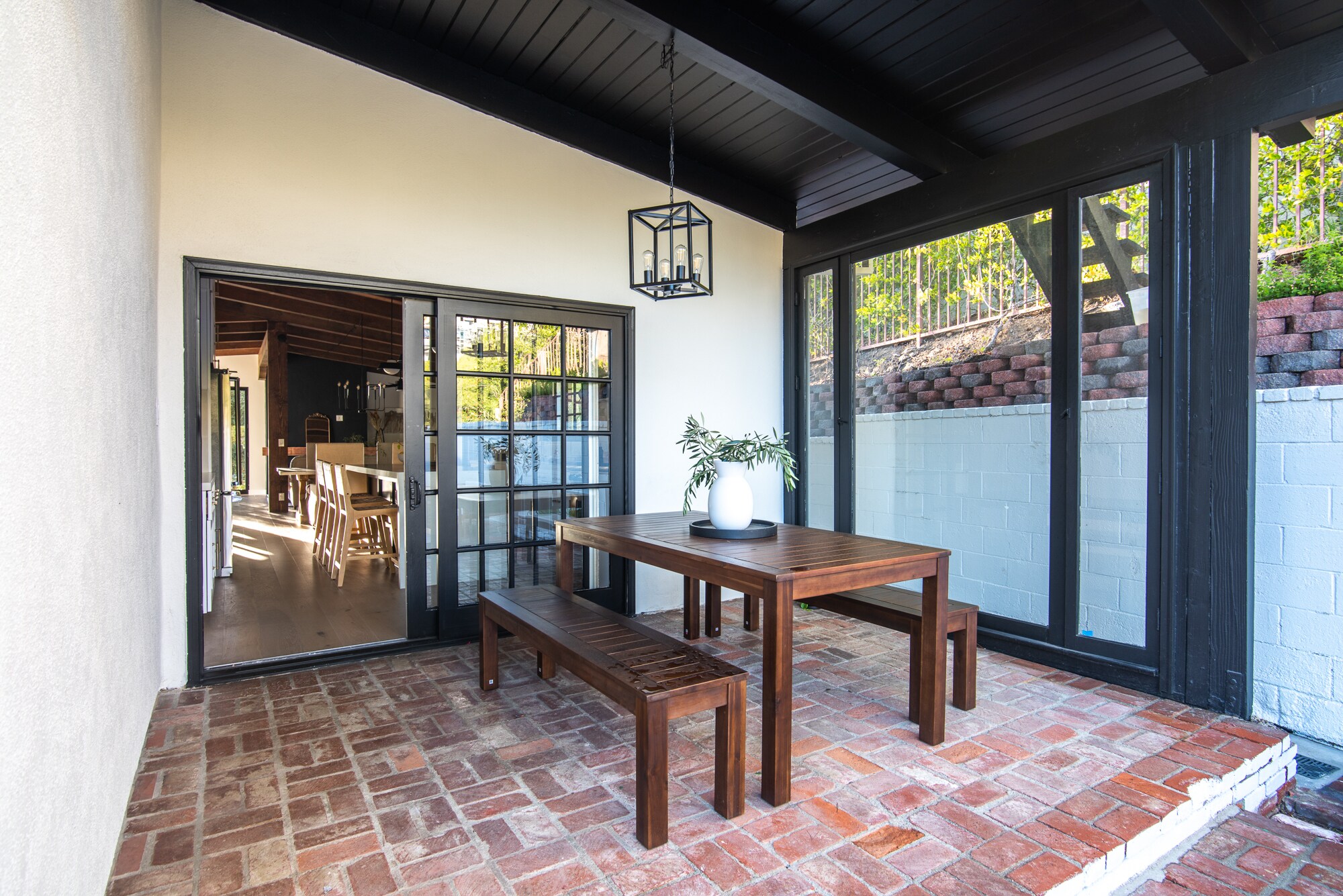 Building Photo - 9265 Thrush Way