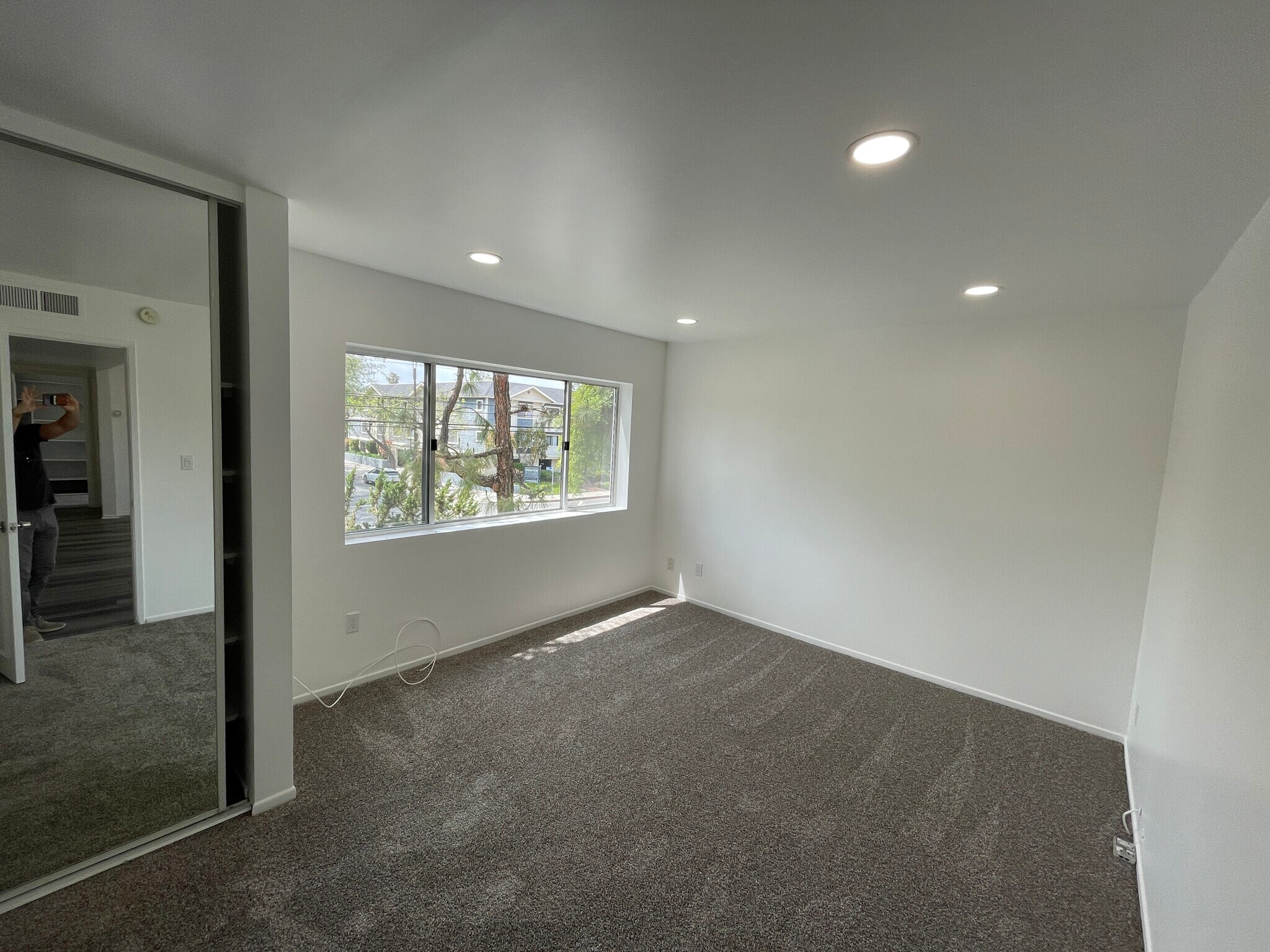 Building Photo - 14850 Hesby St