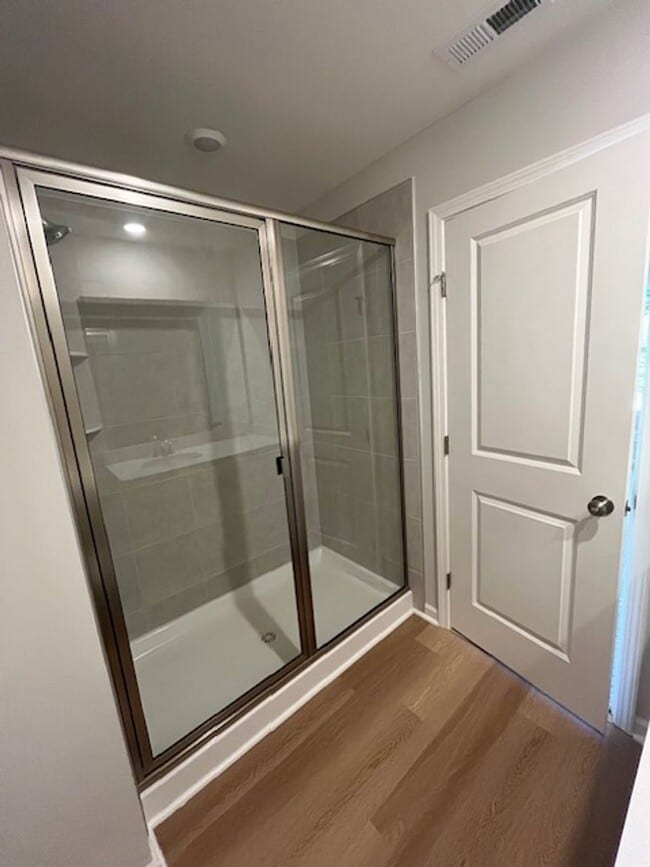 Building Photo - Cozy New-Build in Leland!