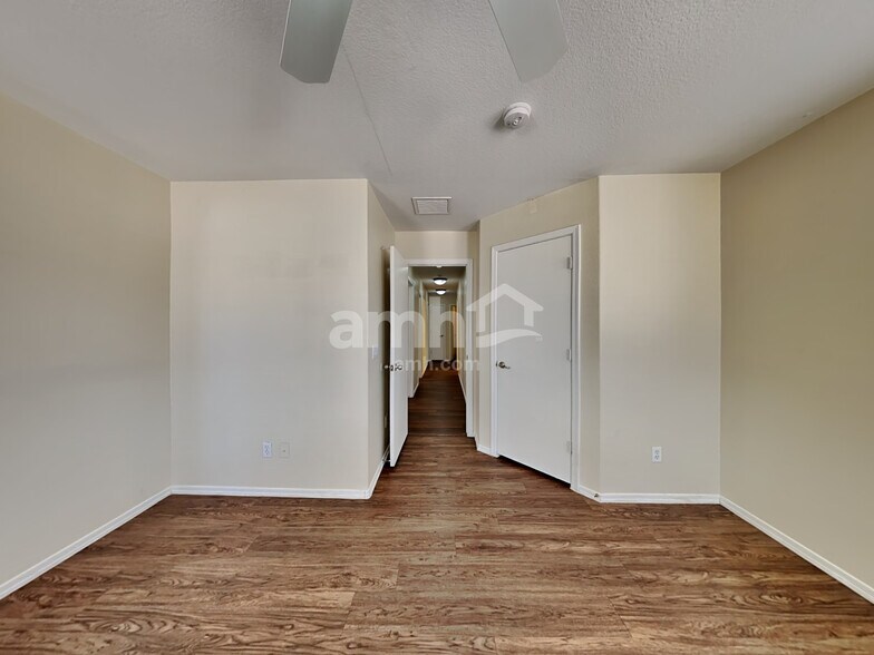 Building Photo - 8208 W Apache St