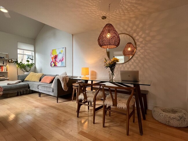 Building Photo - Nature’s Paradise in Shanahan Ridge - Fully Furnished