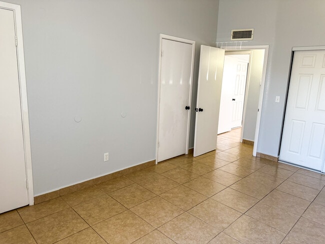 Building Photo - $1,400/mo