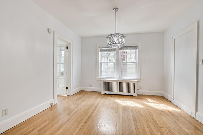 Building Photo - 364 Brightwood Ave