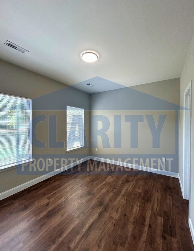 Building Photo - Newly Constructed Townhome!