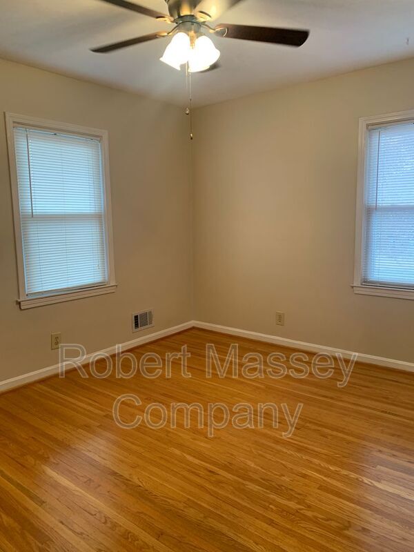 Building Photo - 2904 Abigail Dr