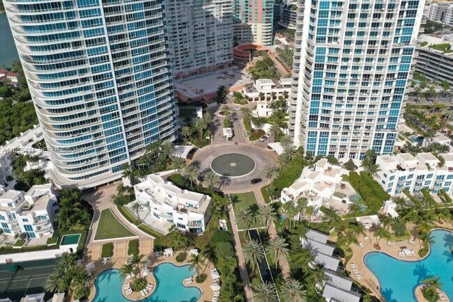 Building Photo - 50 South Pointe Dr